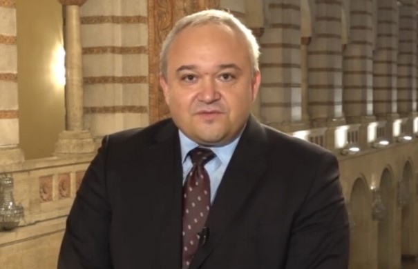 В качеството си на министър смятам че имам правомощията да